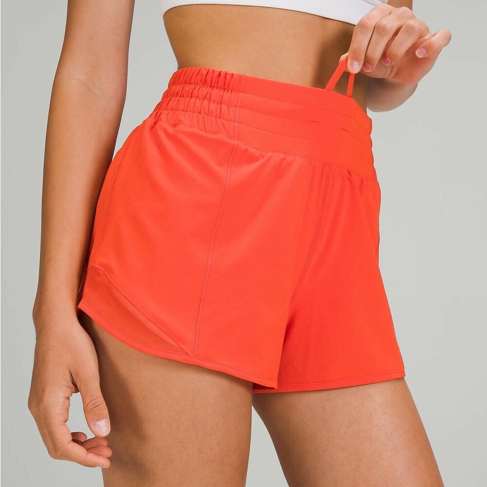 EUC Lululemon HR Hotty Hot Shorts 4 in inseem in carnation red